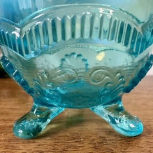 Antique Model Flint Glass Wreath and Shell Blue Opalescent Rose Bowl Footed Vase - Picture 3 of 5